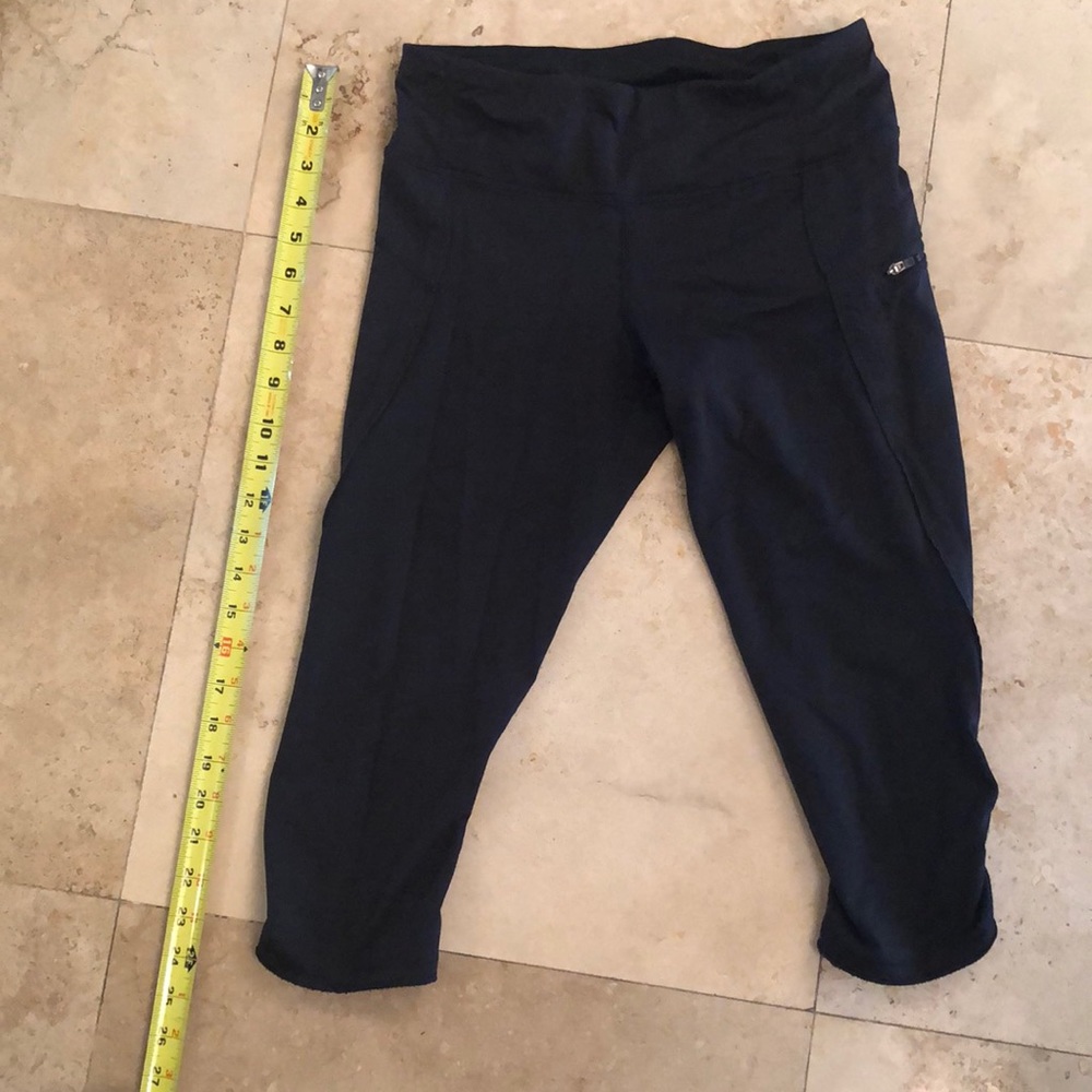 Black lululemon crops